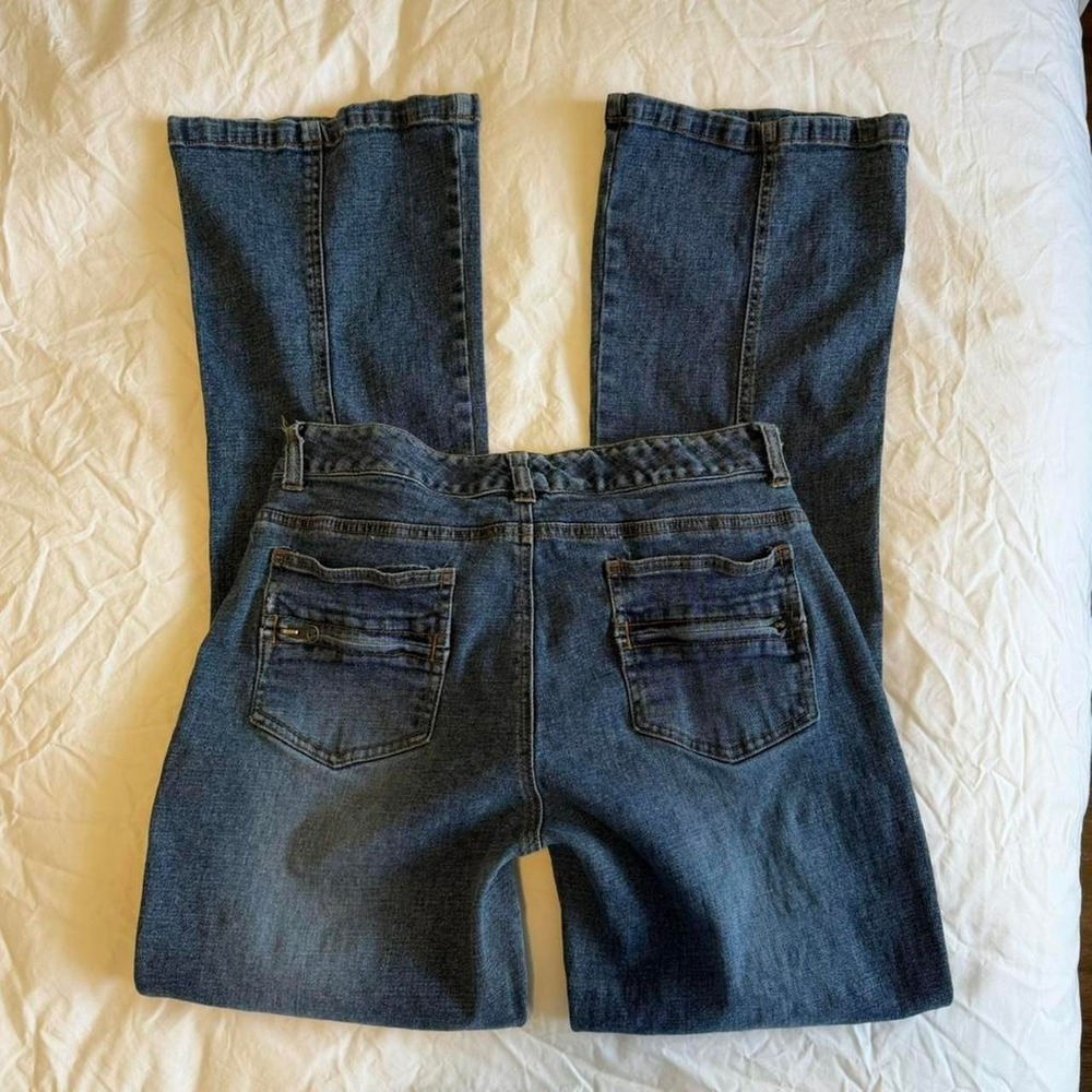 Guess Vintage bootcut jeans mid to low rise Size 32 - Picture 2 of 8